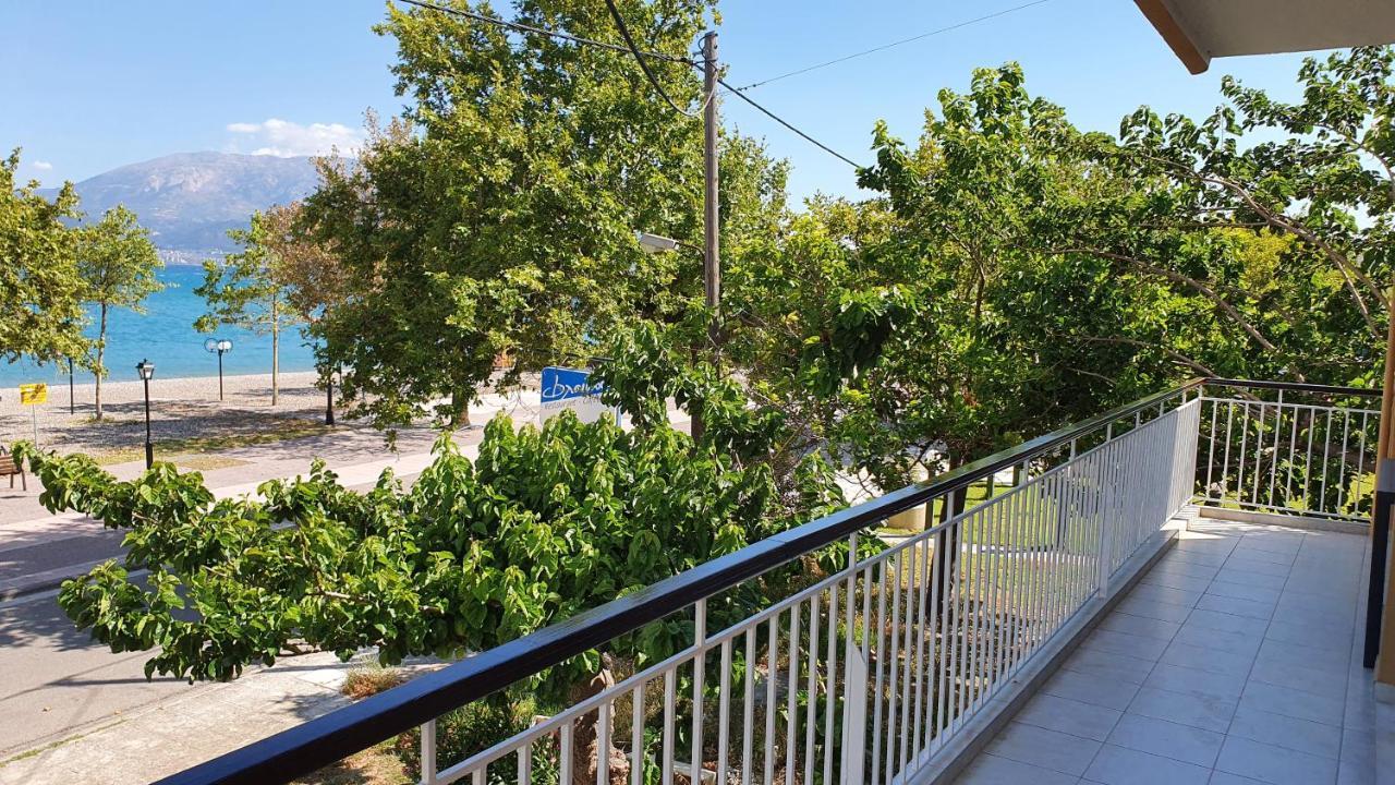 Nafpaktos Beach House Sea View Apartment First Floor Ngoại thất bức ảnh