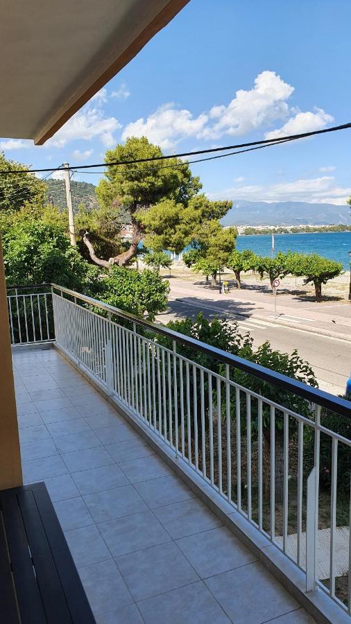 Nafpaktos Beach House Sea View Apartment First Floor Ngoại thất bức ảnh