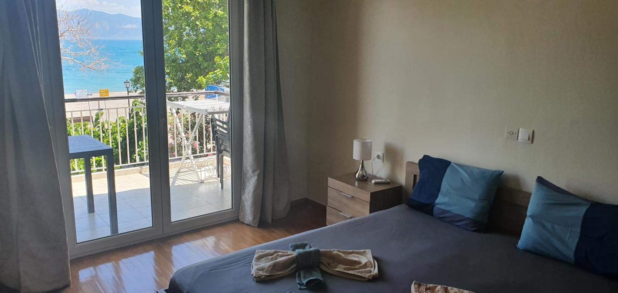 Nafpaktos Beach House Sea View Apartment First Floor Ngoại thất bức ảnh