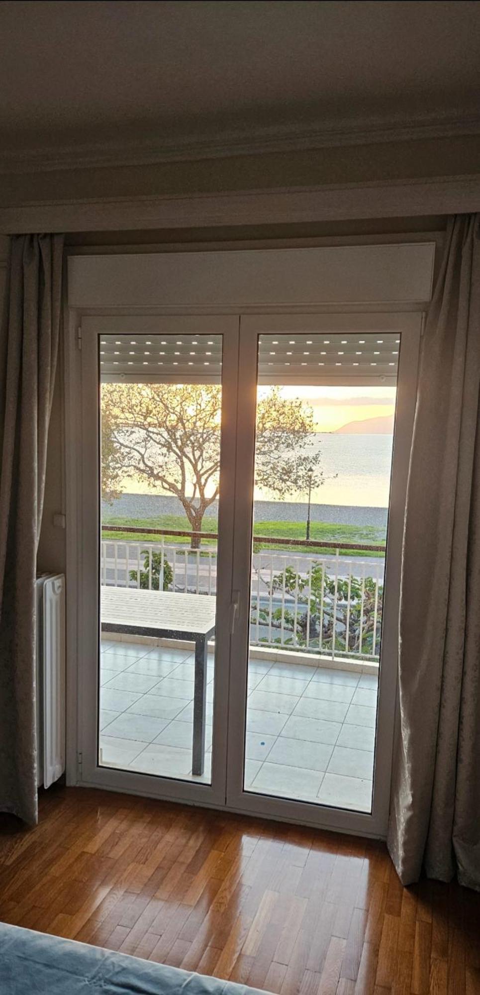 Nafpaktos Beach House Sea View Apartment First Floor Ngoại thất bức ảnh