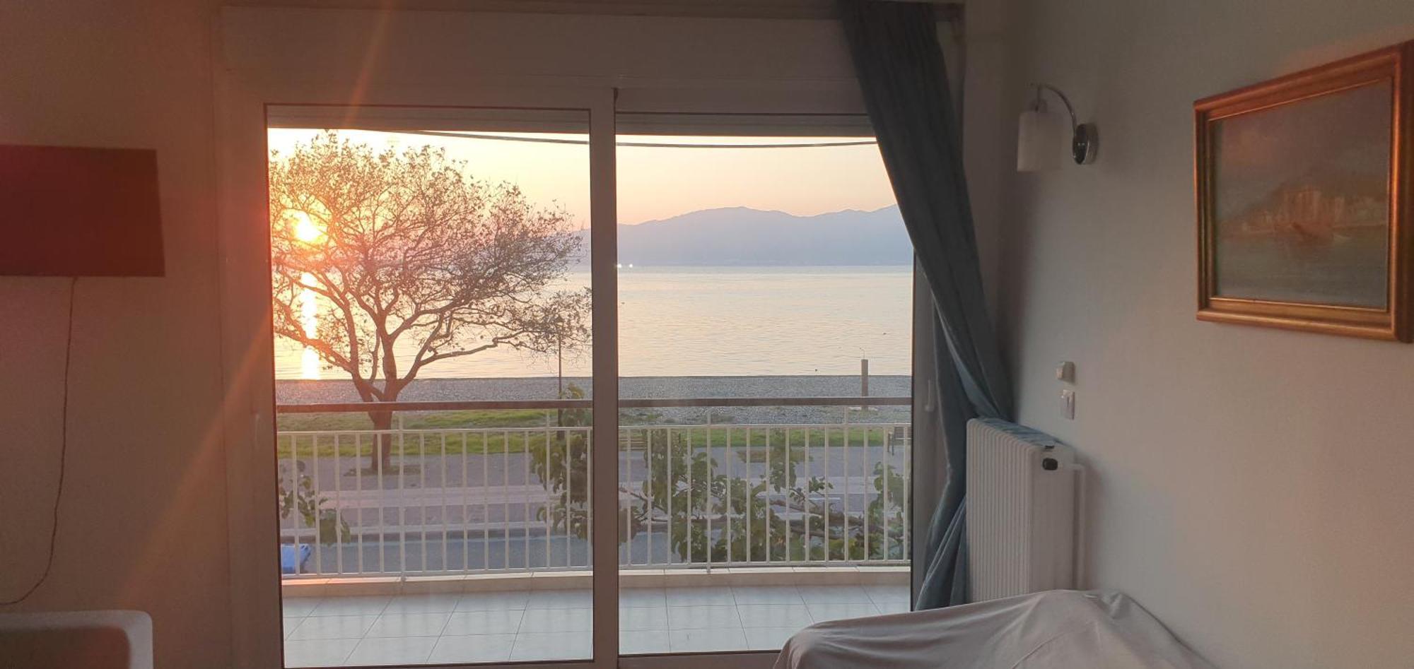 Nafpaktos Beach House Sea View Apartment First Floor Ngoại thất bức ảnh