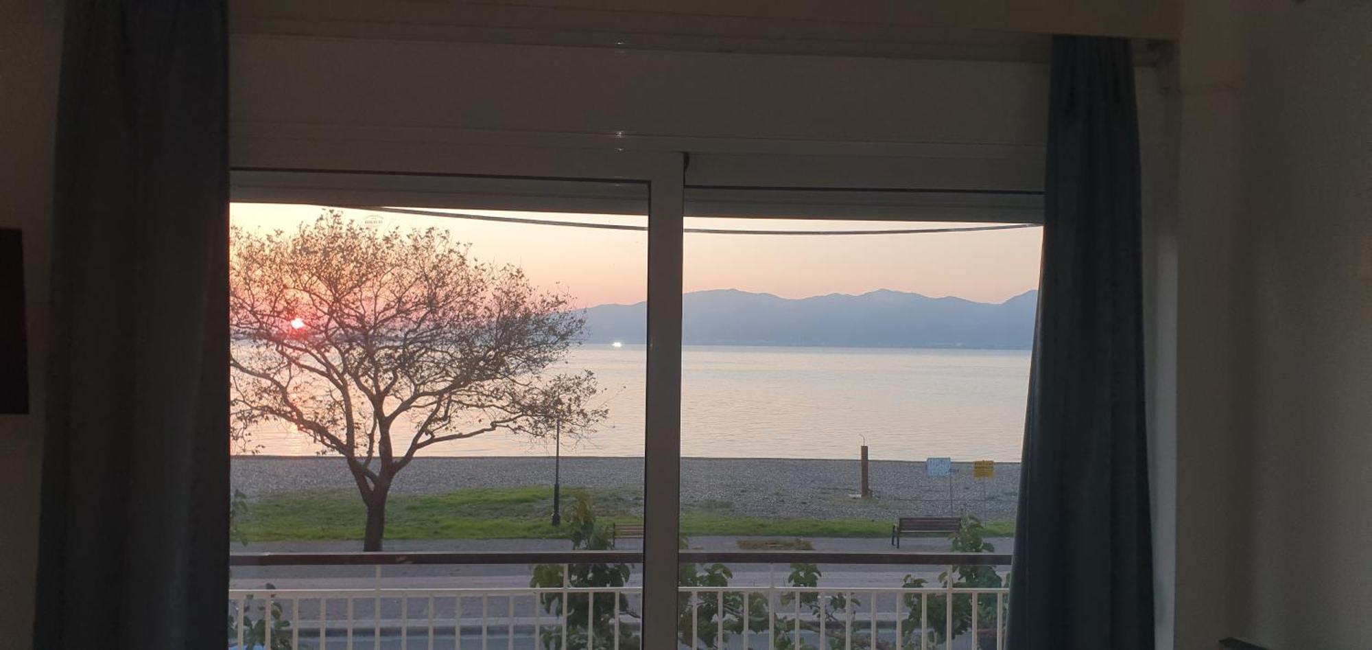 Nafpaktos Beach House Sea View Apartment First Floor Ngoại thất bức ảnh
