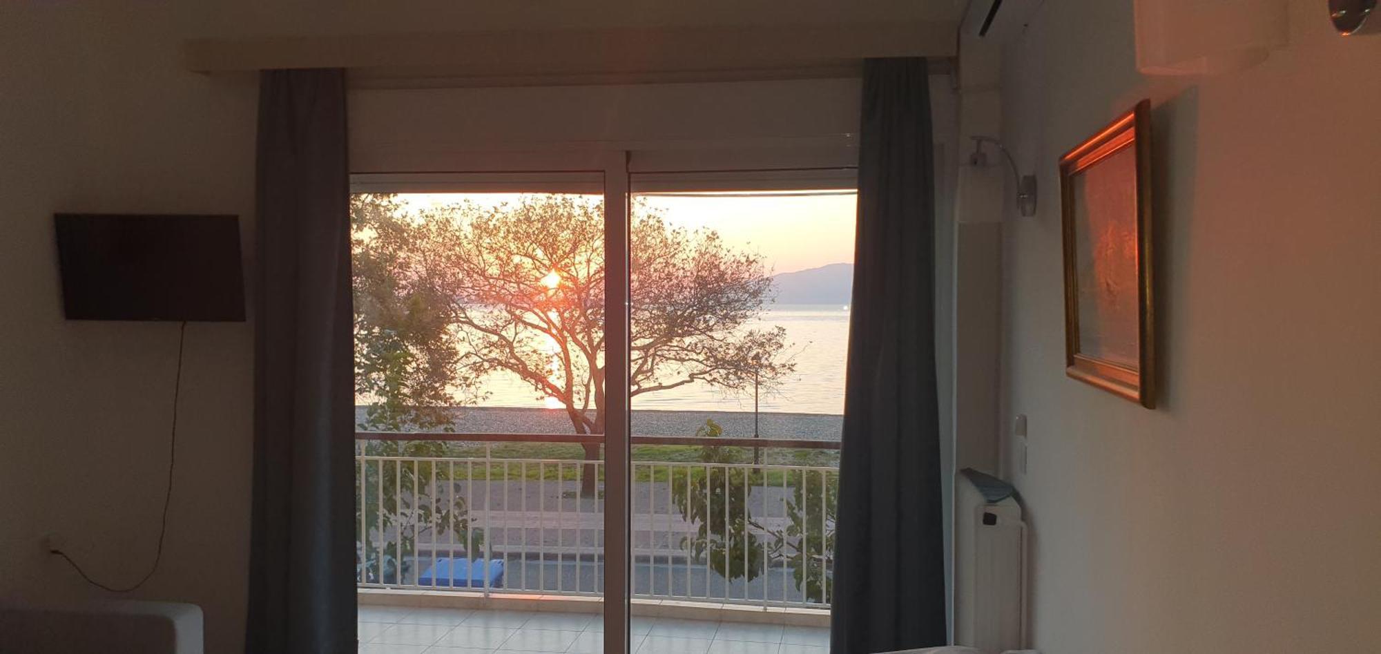 Nafpaktos Beach House Sea View Apartment First Floor Ngoại thất bức ảnh