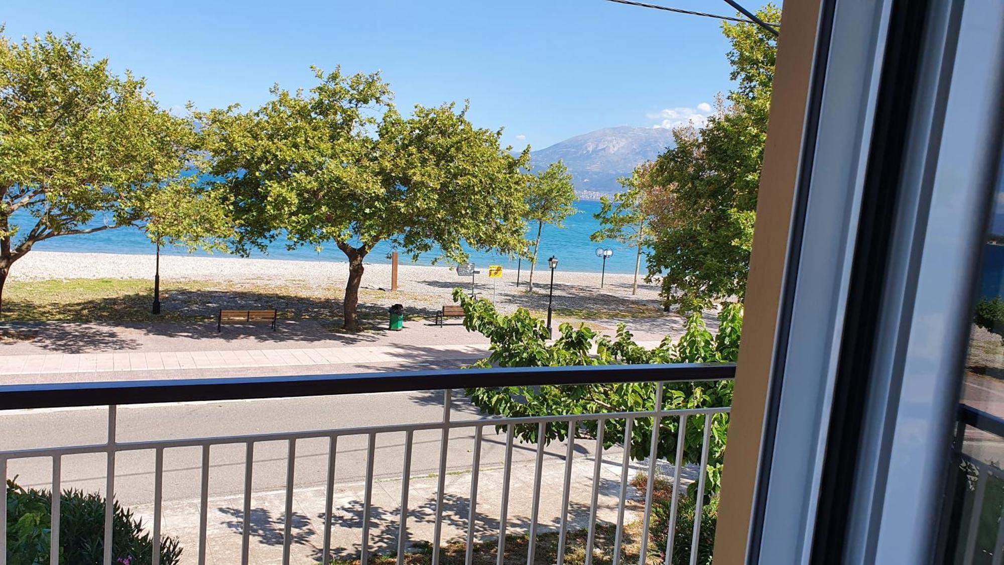 Nafpaktos Beach House Sea View Apartment First Floor Ngoại thất bức ảnh