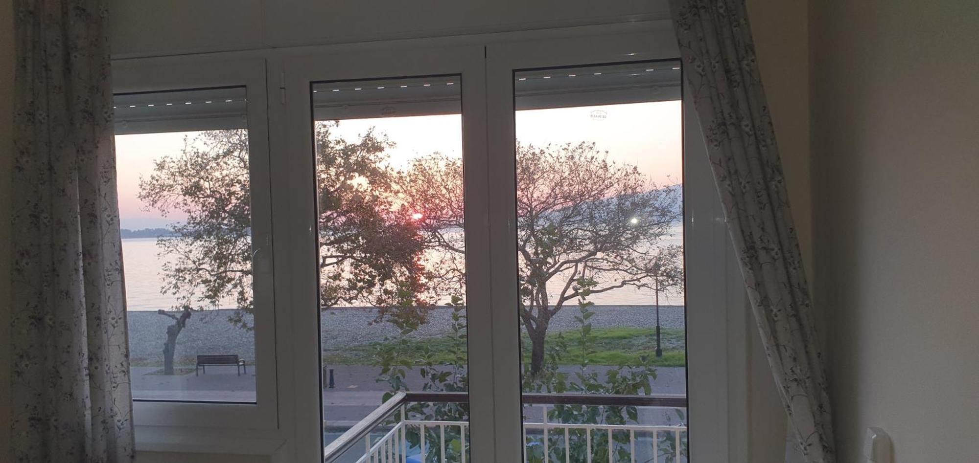 Nafpaktos Beach House Sea View Apartment First Floor Ngoại thất bức ảnh