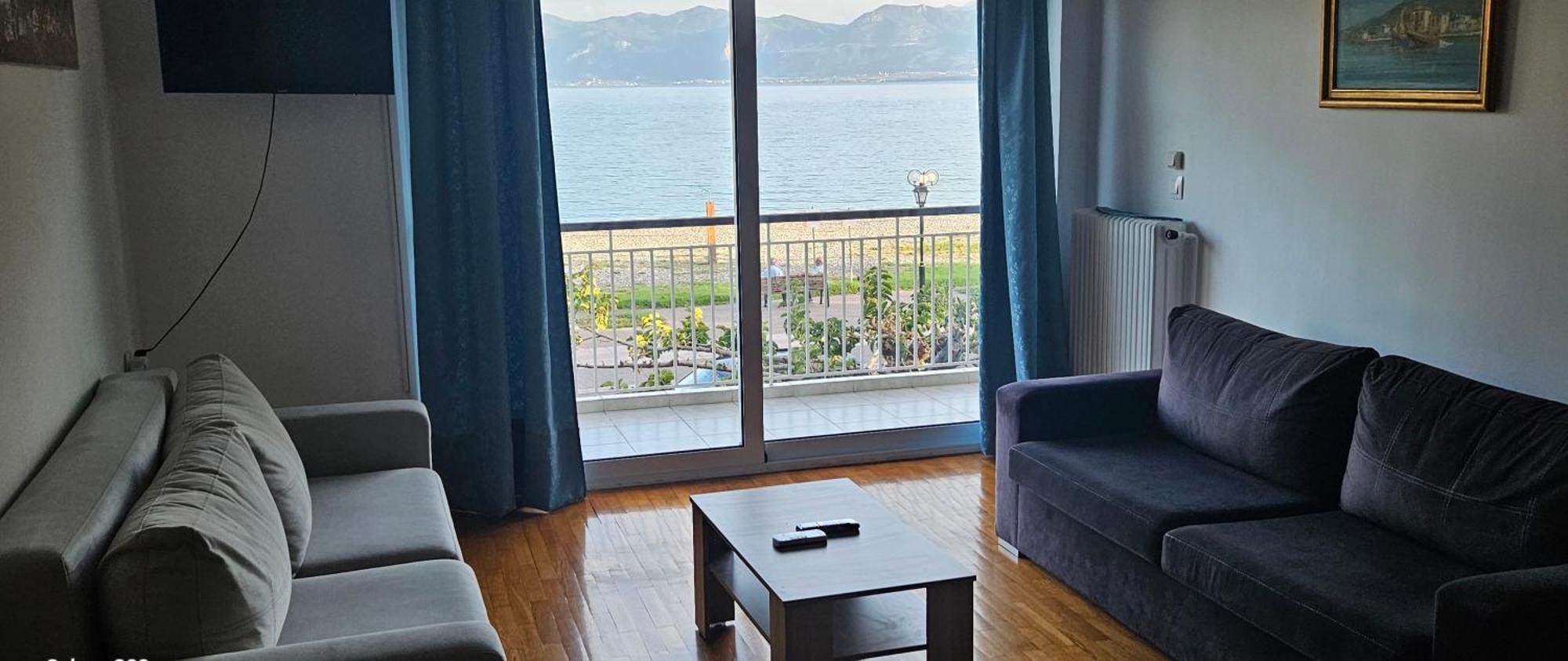 Nafpaktos Beach House Sea View Apartment First Floor Ngoại thất bức ảnh