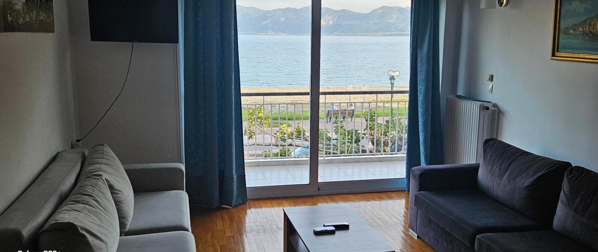 Nafpaktos Beach House Sea View Apartment First Floor Ngoại thất bức ảnh